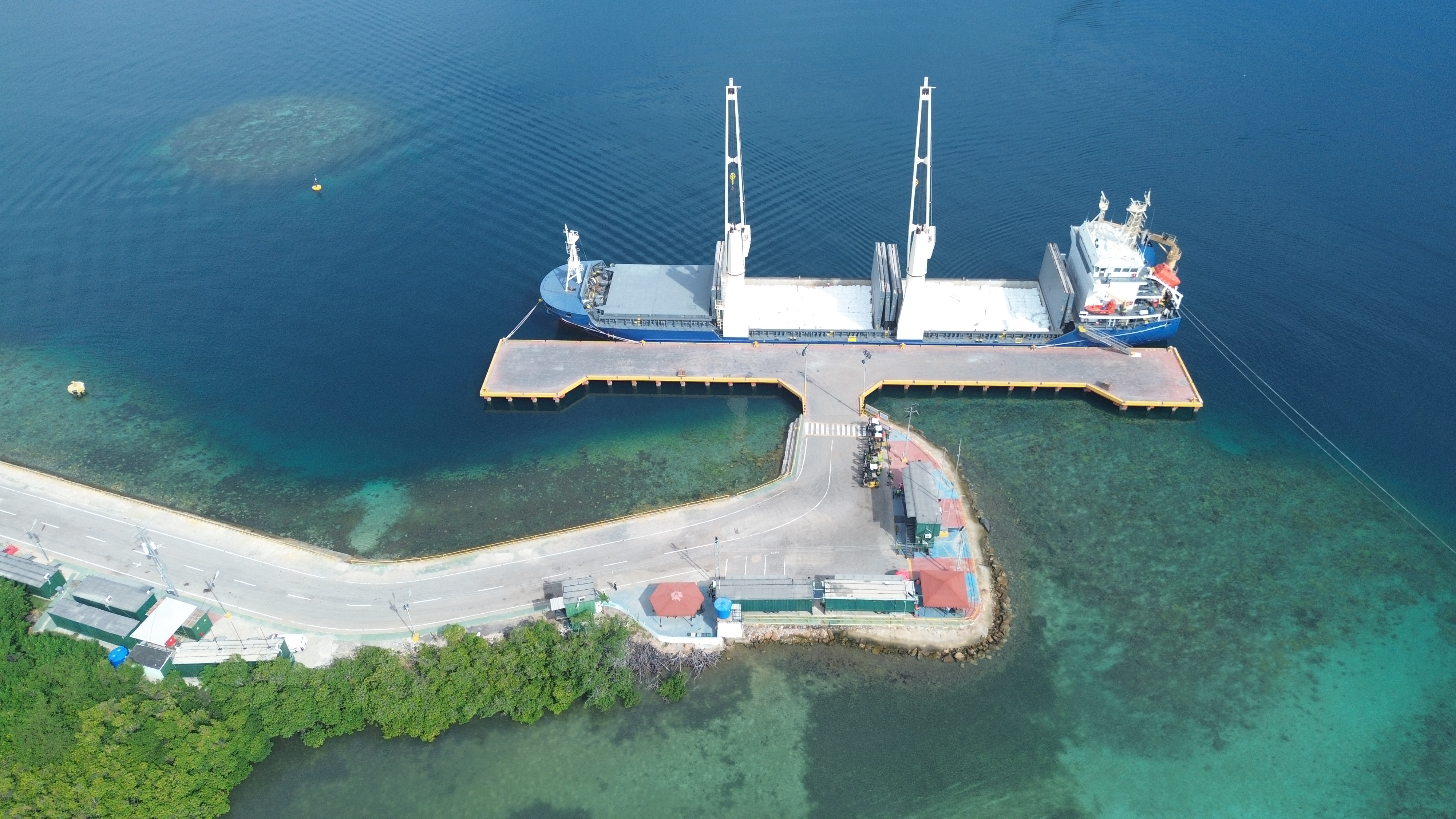 Llegada de barco con harina de trigo